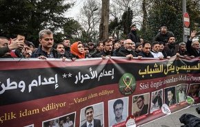 رايتس ووتش تدعو القاهرة لتخفيف حكم بالإعدام على 12 عضوا في الإخوان