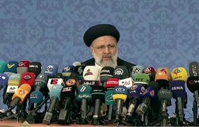 رئيسي: عازمون على توثيق العلاقات مع دول الجوار لاسيما السعودية