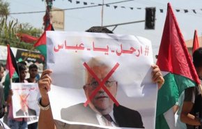 شاهد.. ارحل يا عباس.. مطلب الفلسطينيين بعد اغتيال نزار بنات