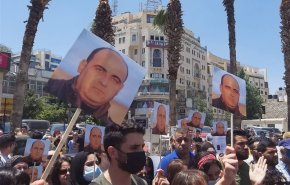 حزب فلسطيني ينسحب من الحكومة على خلفية اغتيال الناشط نزار بنات
