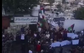 شاهد.. وقفة تضامنية من شباب القدس مع اهالي حي البستان