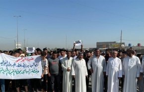 بالصور.. وقفة احتجاجية على إثر تردي الطاقة الكهربائية في كربلاء