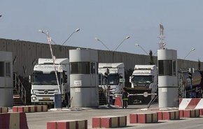الخضري: منع الاحتلال إدخال بضائع للقطاع الخاص بغزة يفاقم معاناتهم
