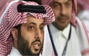 هل قصد تركي آل الشيخ بتغريدته الغامضة ضاحي خلفان؟