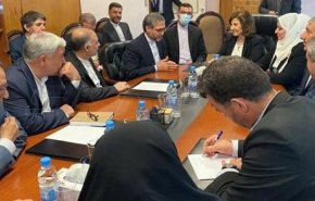 شعبان تلتقي بوفد من البرلمان الإيراني
