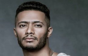 بالصورة.. غضب كويتي من صورة لمحمد رمضان مع حفيدة صدام