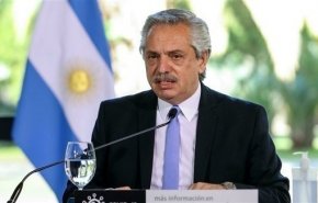  الرئيس الأرجنتيني يطالب برفع الحصار عن كوبا ويرفض التدخل الخارجي في أمورها
