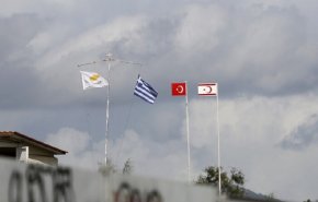 قبرص تتهم تركيا بإطلاق النار على زورق دورية تابع لها
