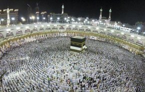 شاهد: بدء توافد الحجّاج لمكة المكرّمة تمهيداً لانطلاق مناسك الحج