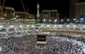 بدء توافد الحجاج إلى مشعر منى في يوم التروية
