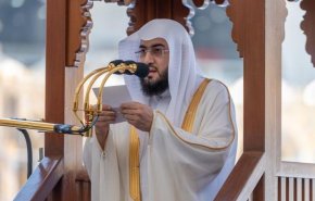 لماذا تجاهل خطيب عرفة بندر بليلة الحديث عن تدنيس المسجد الأقصى؟!