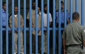 علامات التعب والإعياء بدأت تظهر على 11 أسيرا فلسطينيا مضربا + فيديو