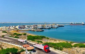 بدء عمليات تصدير النفط الخام من سواحل مكران في بحر عمان 