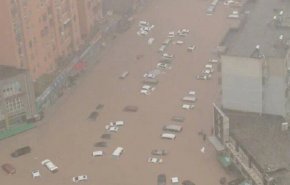 إعصار محمل بأمطار غزيرة يضرب تايوان والصين
