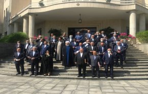 شاهد.. حكومة روحاني تلتقط آخر صورة تذكارية