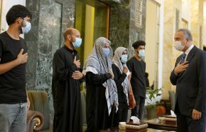 الكاظمي يلتقي ذوي شهداء حادث مستشفى الإمام الحسين (ع) 
