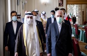 ظريف: سياساتنا مبنية على توسيع العلاقات مع دول الجوار