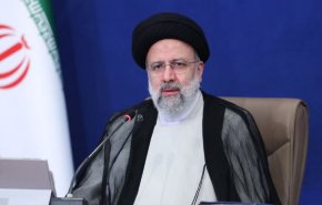 الرئيس الإيراني يقدم قائمة الوزراء المقترحين الى البرلمان