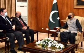 العراق وباكستان يبحثان سبل التعاون في مجال السياحة الدينية