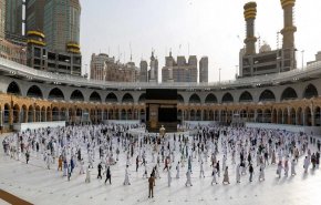 السعودية تقرر زيادة معتمري الخارج إلى 120 ألفاً يومياً