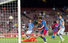 في أول مباراة بعد رحيل ميسي.. برشلونة يسحق سوسيداد برباعية