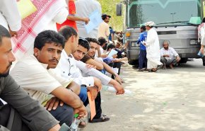 ترحيل المغتربين اليمنيين.. خطوة سعودية بتوجيه أمريكي لإنهاك الاقتصاد الوطني 