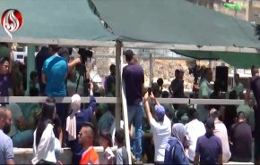 شاهد.. اهالي بلدة سلوان يحتجون على مصادرة اراضيهم لصالح المستوطنين 