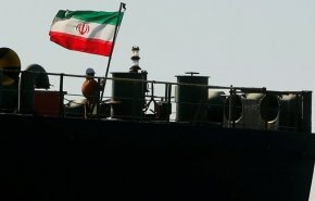شاهد.. ارباك حلفاء أمريكا وترحيب الشارع اللبناني بالسفينة الايرانية 