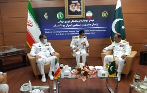 قائد البحرية الايرانية: ايران وباكستان تشكلان الساعد القوي لتوفير امن المنطقة