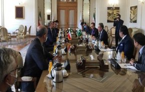 وزير الخارجية الباكستاني يلتقي في طهران بـ أميرعبداللهيان +صور
