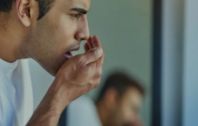  ما خطورة رائحة الفم الكريهة؟