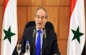 فيصل المقداد يشيد بسماحة قائد الثورة الاسلامية