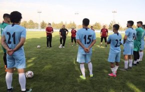 المنتخب الايراني يجري مرانه في ملعب 