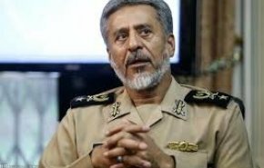 بازدید معاون هماهنگ کننده ارتش از مراحل ساخت ناوشکن دماوند