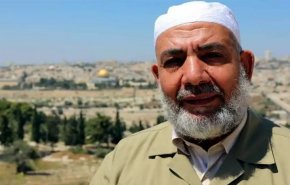 الشيخ بكيرات يدعو لشد الرحال للأقصى لحمايته من الاقتحامات