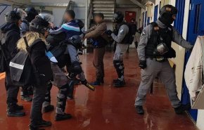 توتر شديد في سجون الاحتلال بسبب إجراءات عقابية على الأسرى