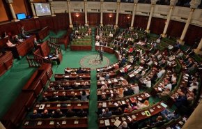 تونس..نائب بالبرلمان يدخل في إضراب عن الطعام احتجاجا على سجنه ومحاكمته عسكريا
