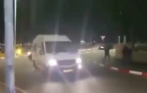 شاهد.. لحظة وصول الأسرى الفلسطينيين الأربعة إلى محكمة الاحتلال