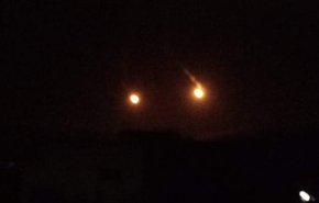 الاحتلال الصهيوني يطلق 3 قنابل مضيئة بسماء جنوب لبنان