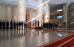 الرئيس الايراني يستقبل رسميا رئيس الوزراء العراقي