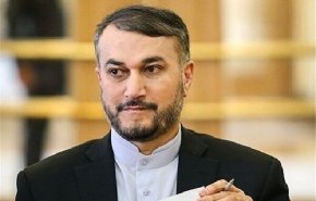 وزير الخارجية الايراني يتلقى برقيات تهنئة من وزراء خارجية 4 دول