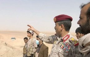 وزير الدفاع اليمني: ستحمل الأيام المقبلة الهزائم الساحقة للعدوان
