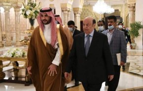السعودية تبدأ اجراءات ترحيل هادي وكبار موظفيه