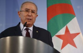 لعمامرة يشيد بدور  الراحل