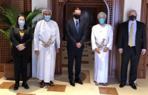المبعوثان الأممي والأمريكي في مسقط لبحث وقف لاطلاق النار في اليمن