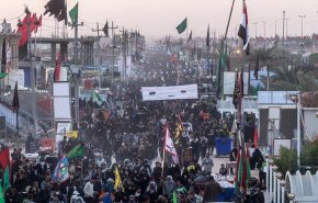 ملايين الزوار يواصلون التوجه الى كربلاء لإحياء الاربعينية (فيديو)