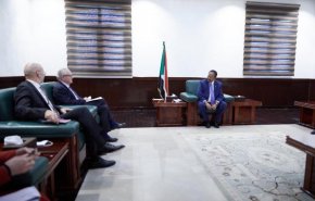 حمدوك يبحث مع مبعوث فرنسي دعم عملية الانتقال بالسودان
