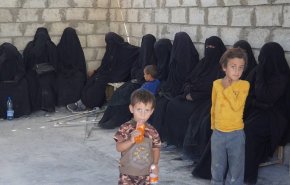 بالصور.. 115 عائلة عراقية تغادر مخيم الهول شمال سوريا 