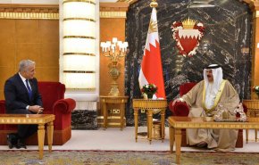 ملك البحرين يلتقي بوزير خارجية الاحتلال الاسرائيلي
