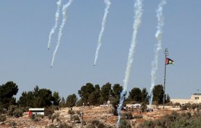 شاهد..الاحتلال يواصل قمع الفسطينيين أصحاب الدار